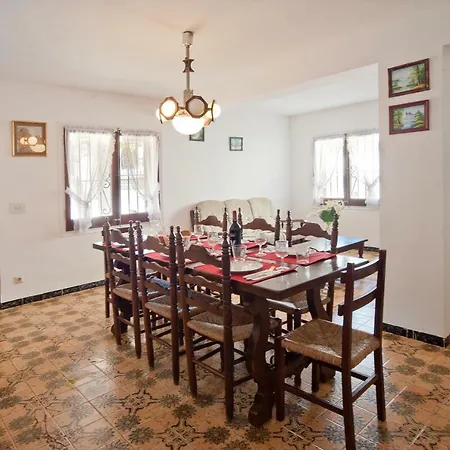 Вилла Ginesta *